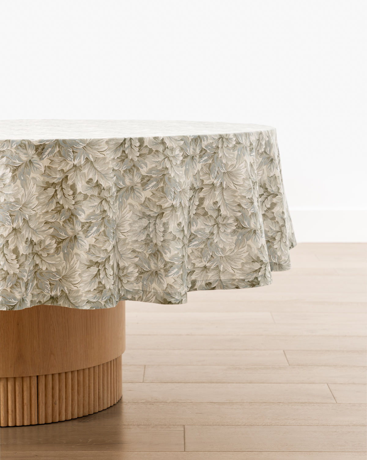 Botanical Linen-Cotton Tablecloth - Image 7