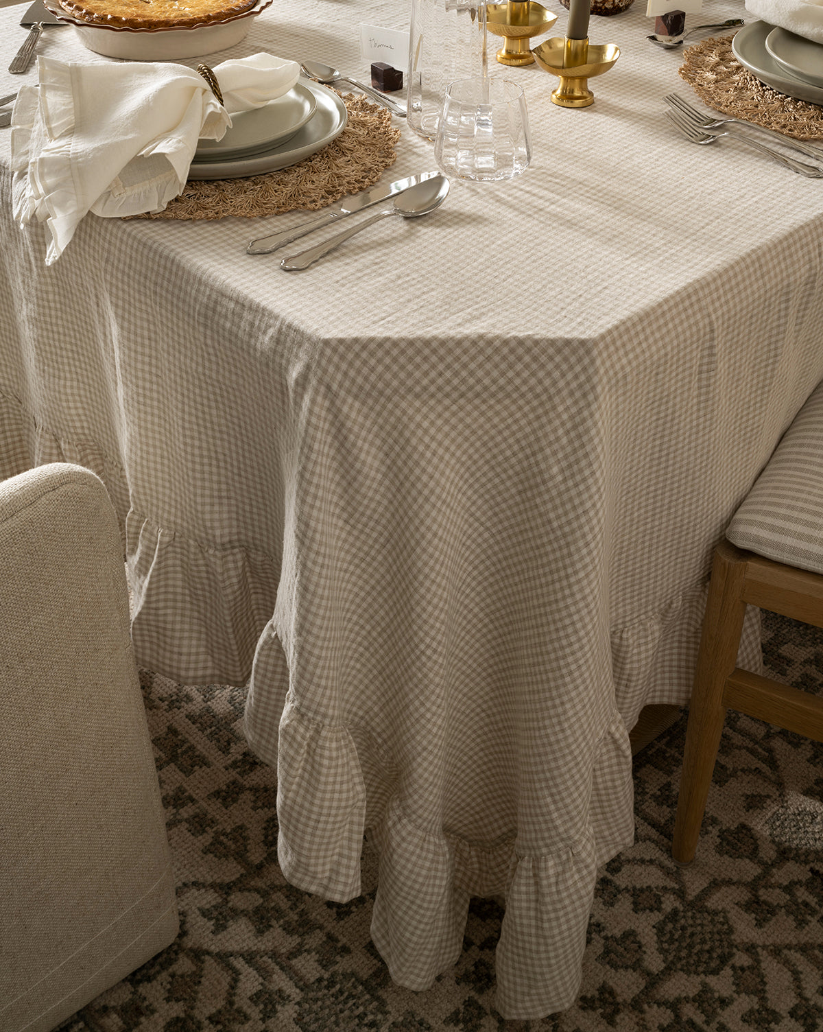 Linen Ruffle Tablecloth - Image 10