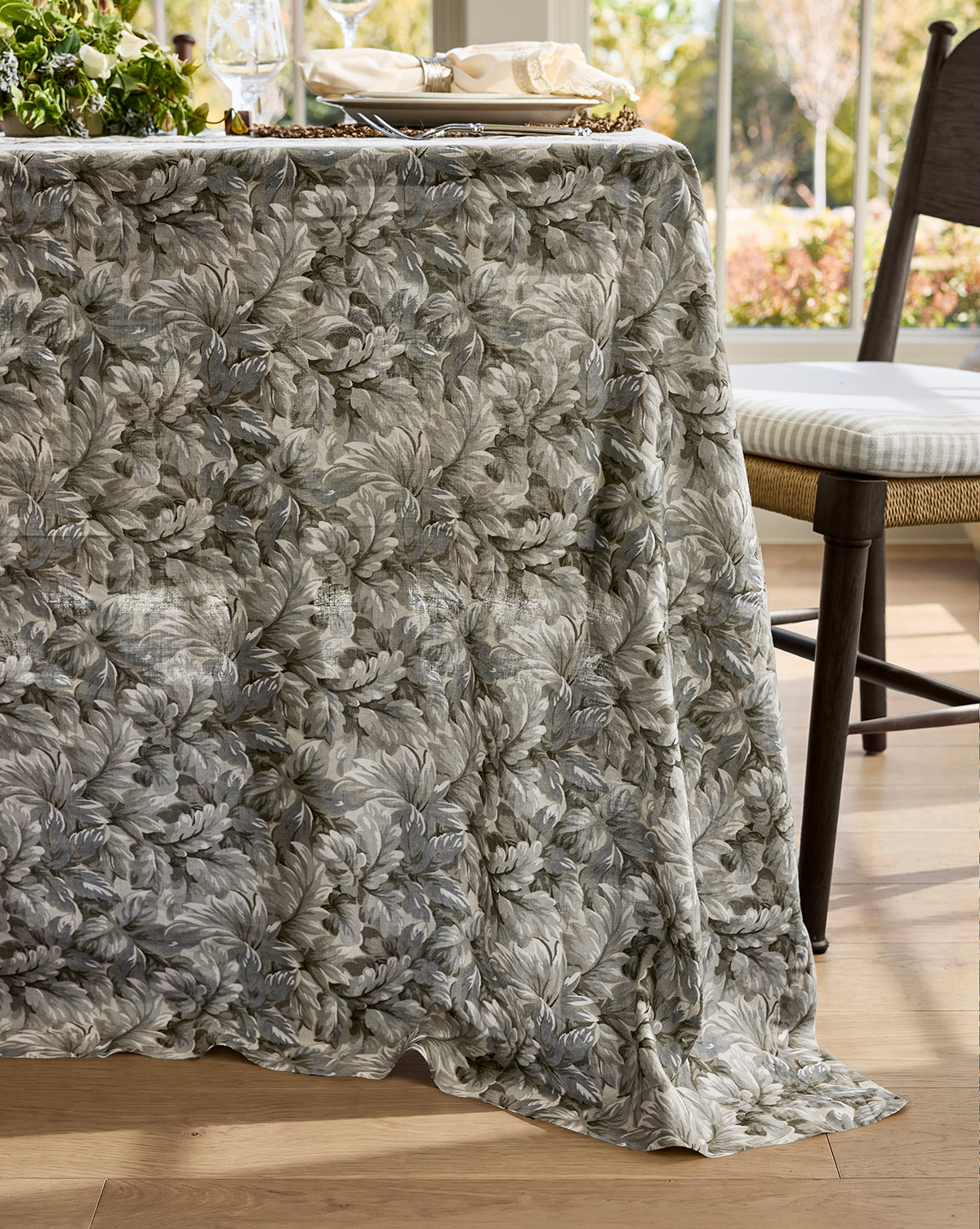 Botanical Linen-Cotton Tablecloth - Image 5